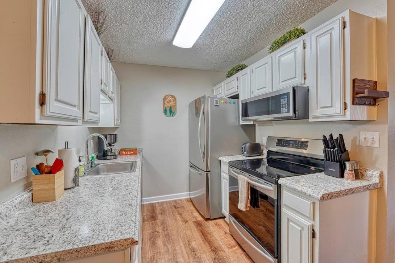 Riverfront Family-Friendly Condo Эйвон Экстерьер фото