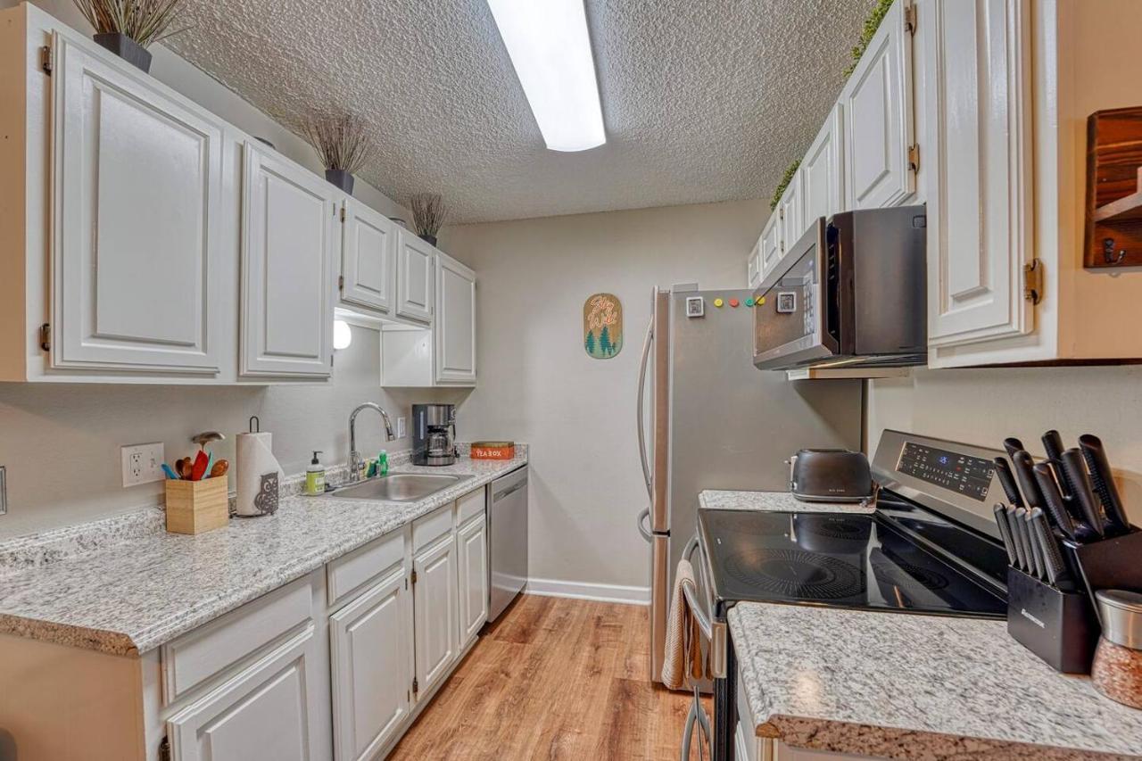 Riverfront Family-Friendly Condo Эйвон Экстерьер фото